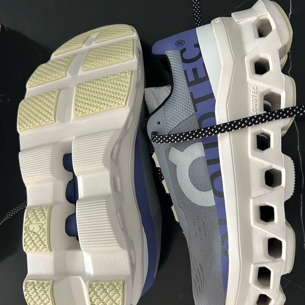 On Cloudmonster size 9 Athletic Shoes sneakers NEW w BOX - Picture 6 of 8